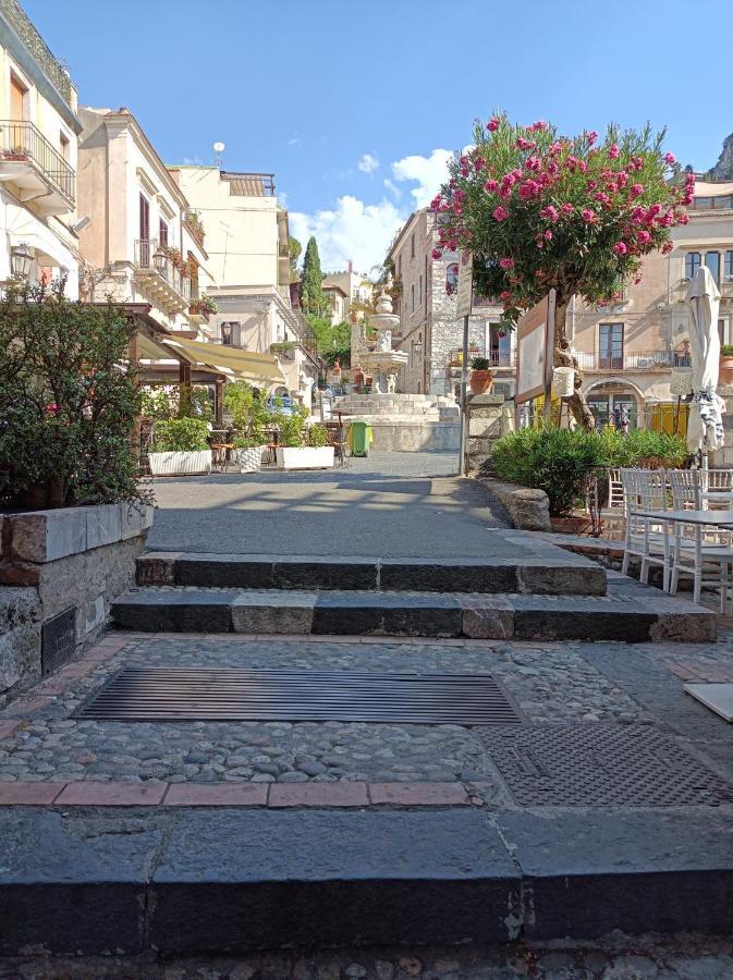La Jacaranda Rooms Taormina Luaran gambar